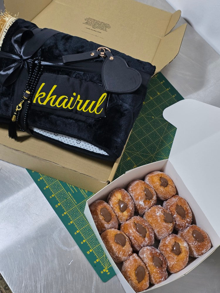 Combi 2 (Sajadah Set Plus Box of 12 Stuffed Donuts)